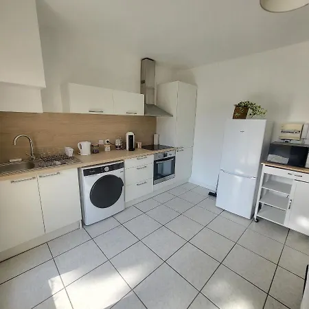 Bel Avec Jardin De 30m2 , Climatise Avec Parking Et Arrivee Autonome * Cabestany